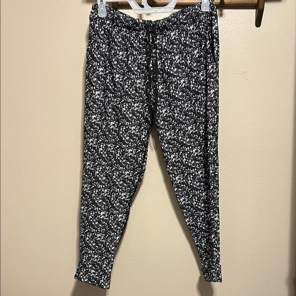 Lululemon Jet Crop Shimmy Shimmer Size 8 Psychedelic Yoga